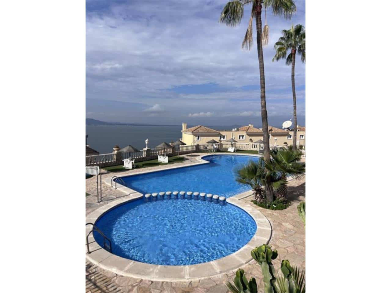 2 chambre Appartement à vendre à La Manga del Mar Menor avec piscine garage - 290 000 € (Ref: 9330056)