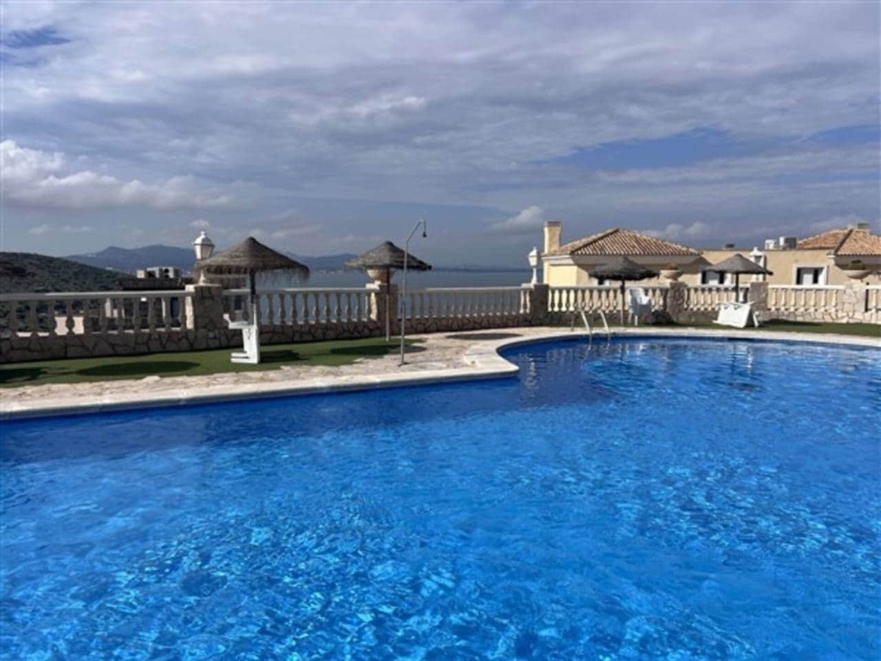 2 chambre Appartement à vendre à La Manga del Mar Menor avec piscine garage - 290 000 € (Ref: 9330056)