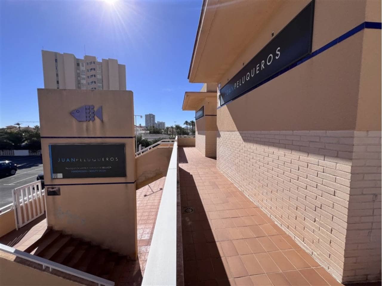 4 bedroom Commercial for sale in La Manga del Mar Menor - € 375,000 (Ref: 9337550)