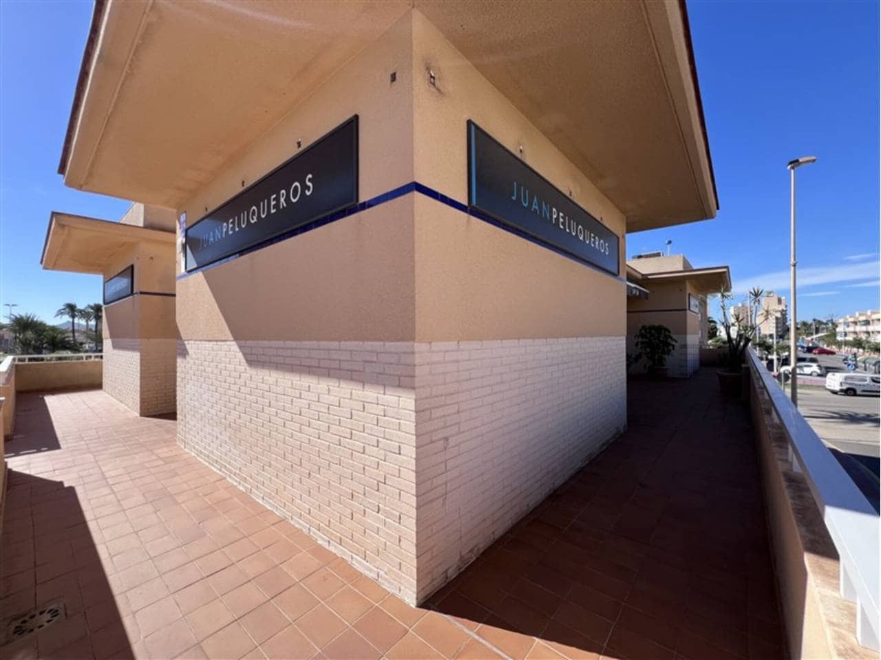 4 bedroom Commercial for sale in La Manga del Mar Menor - € 375,000 (Ref: 9337550)