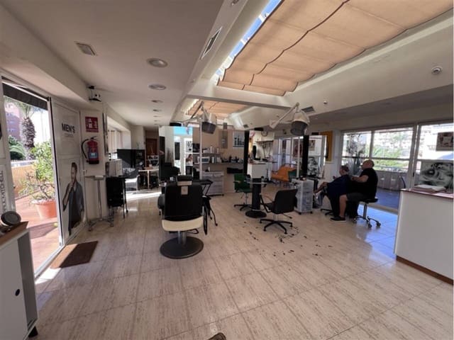 4 bedroom Commercial for sale in La Manga del Mar Menor - € 375,000 (Ref: 9337550)