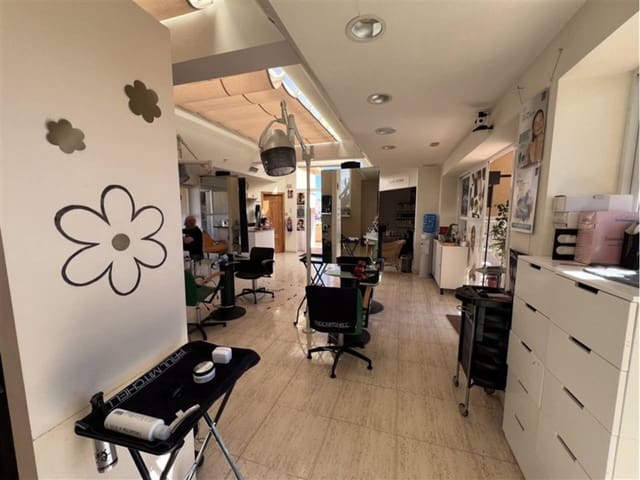 4 bedroom Commercial for sale in La Manga del Mar Menor - € 375,000 (Ref: 9337550)