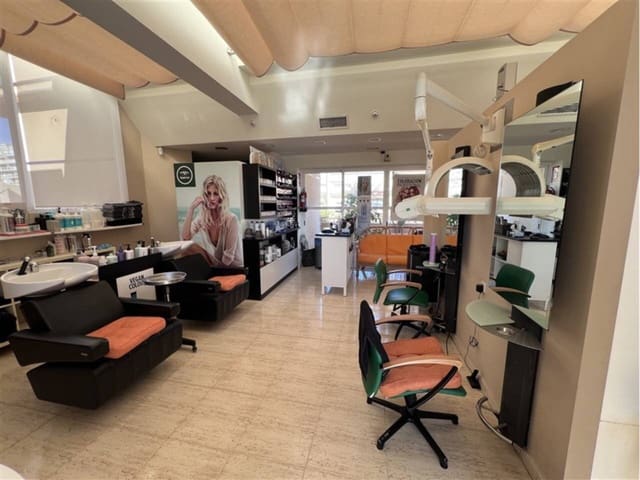 4 bedroom Commercial for sale in La Manga del Mar Menor - € 375,000 (Ref: 9337550)