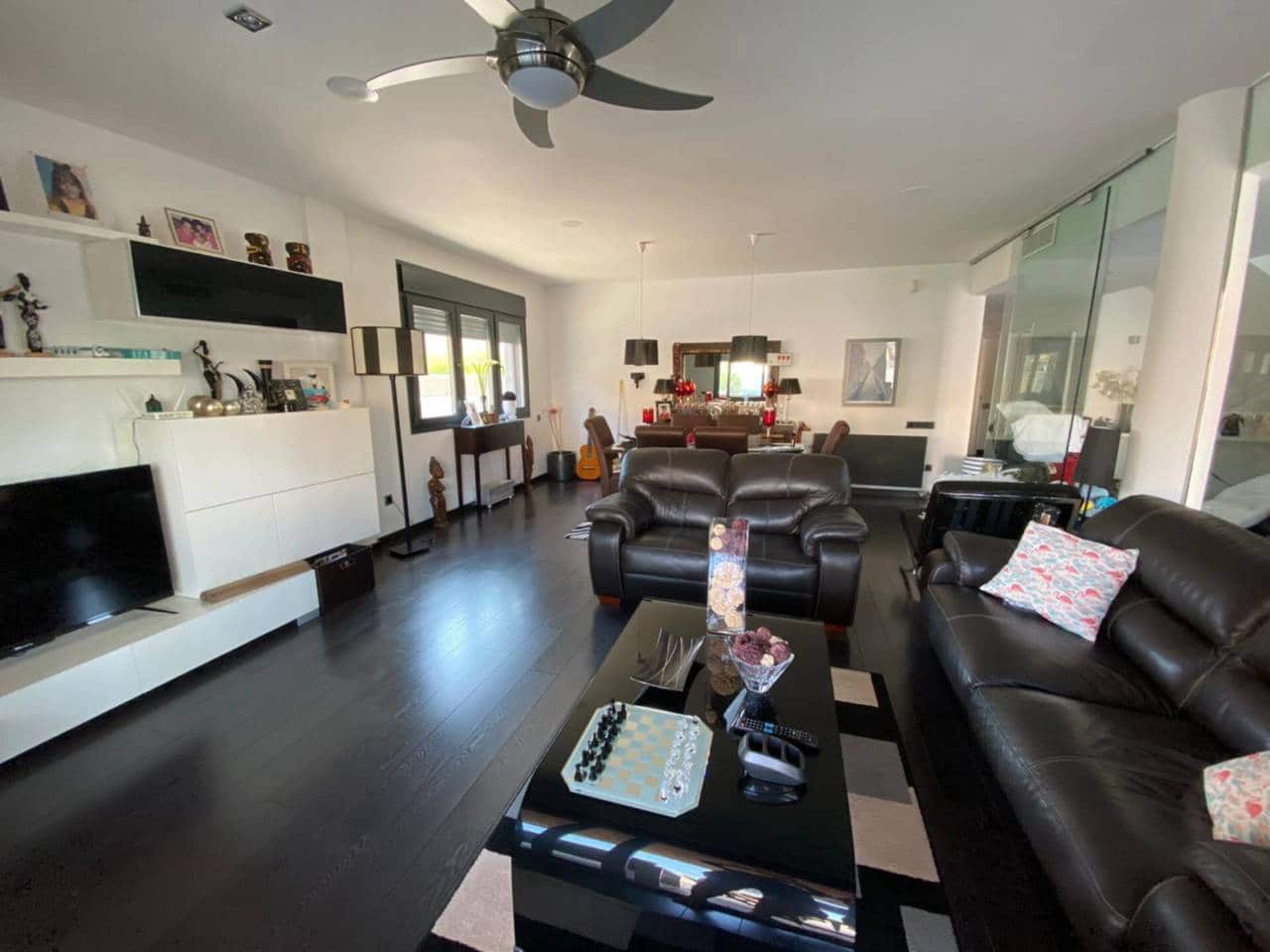 6 bedroom Bungalow for sale in La Manga del Mar Menor with garage - € 1,000,000 (Ref: 9348630)