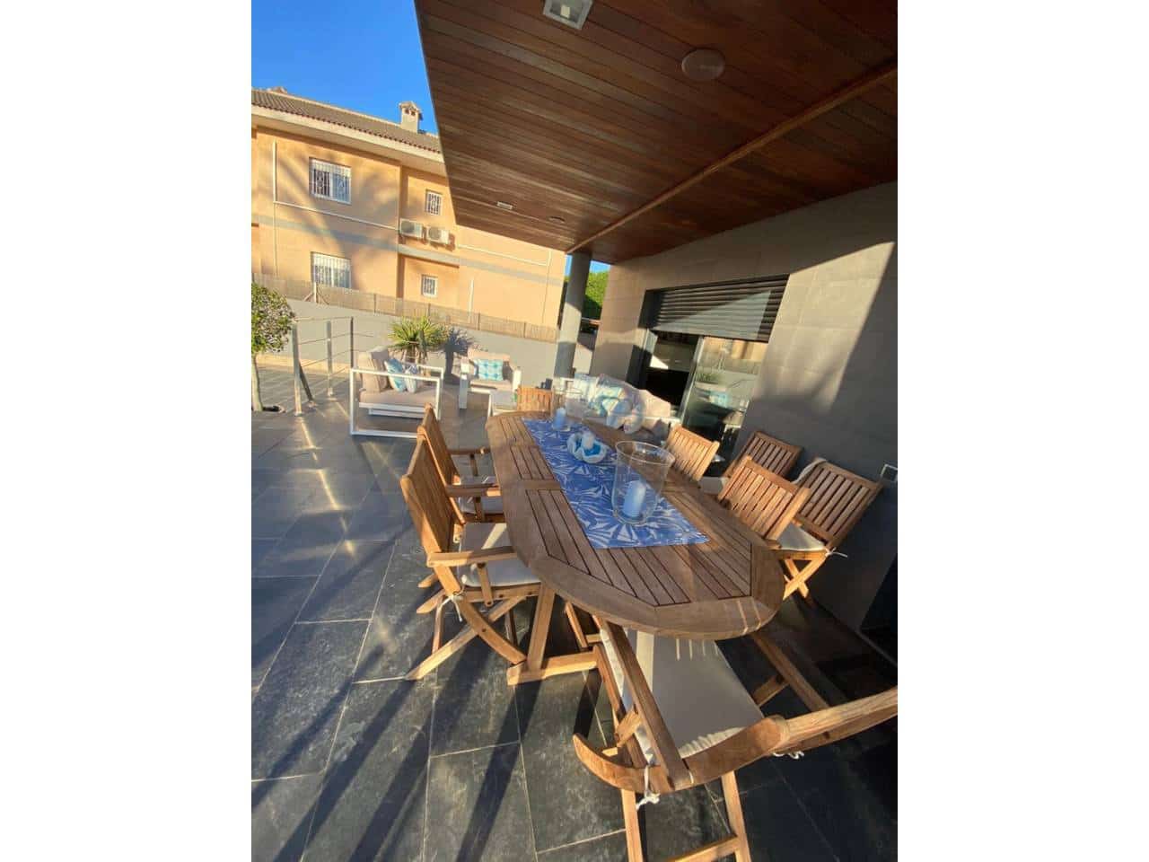 6 bedroom Bungalow for sale in La Manga del Mar Menor with garage - € 1,000,000 (Ref: 9348630)