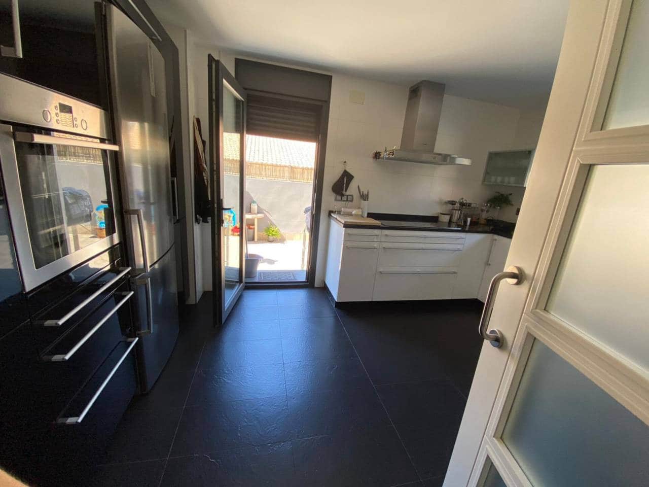 6 bedroom Bungalow for sale in La Manga del Mar Menor with garage - € 1,000,000 (Ref: 9348630)