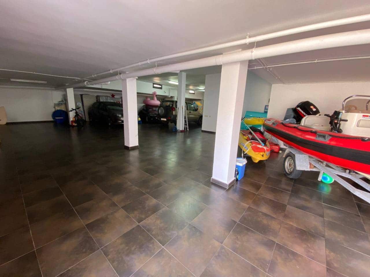 6 bedroom Bungalow for sale in La Manga del Mar Menor with garage - € 1,000,000 (Ref: 9348630)