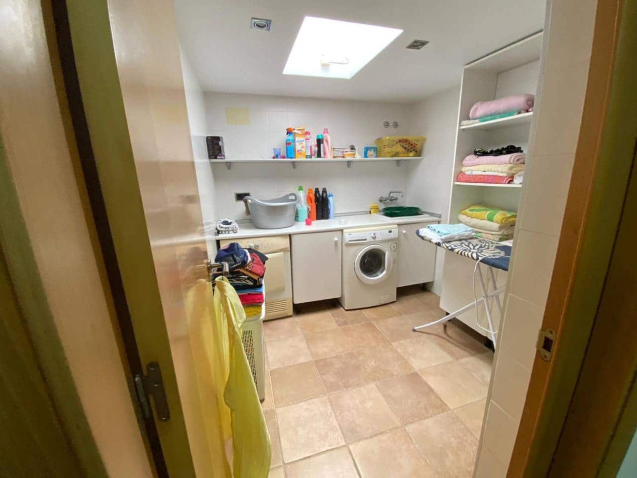 6 bedroom Bungalow for sale in La Manga del Mar Menor with garage - € 1,000,000 (Ref: 9348630)