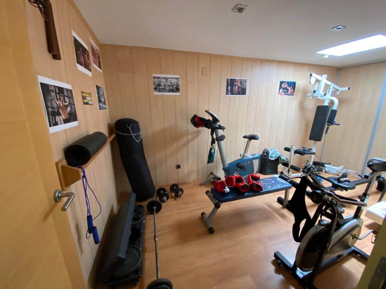 6 bedroom Bungalow for sale in La Manga del Mar Menor with garage - € 1,000,000 (Ref: 9348630)