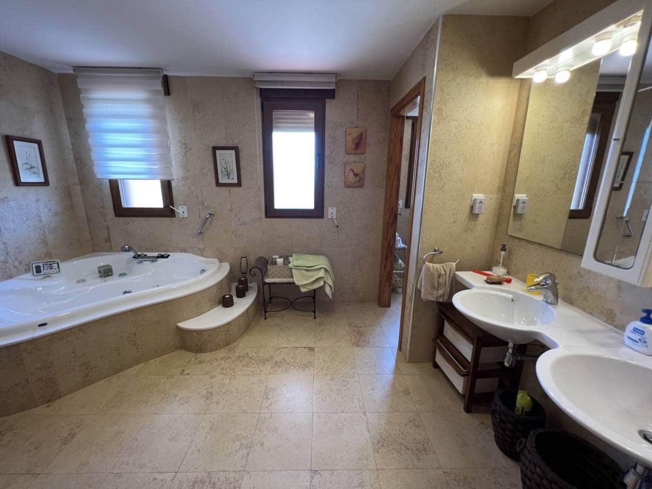 5 sypialnia Willa na sprzedaż w La Manga del Mar Menor z basenem garażem - 590 000 € (Ref: 9348631)