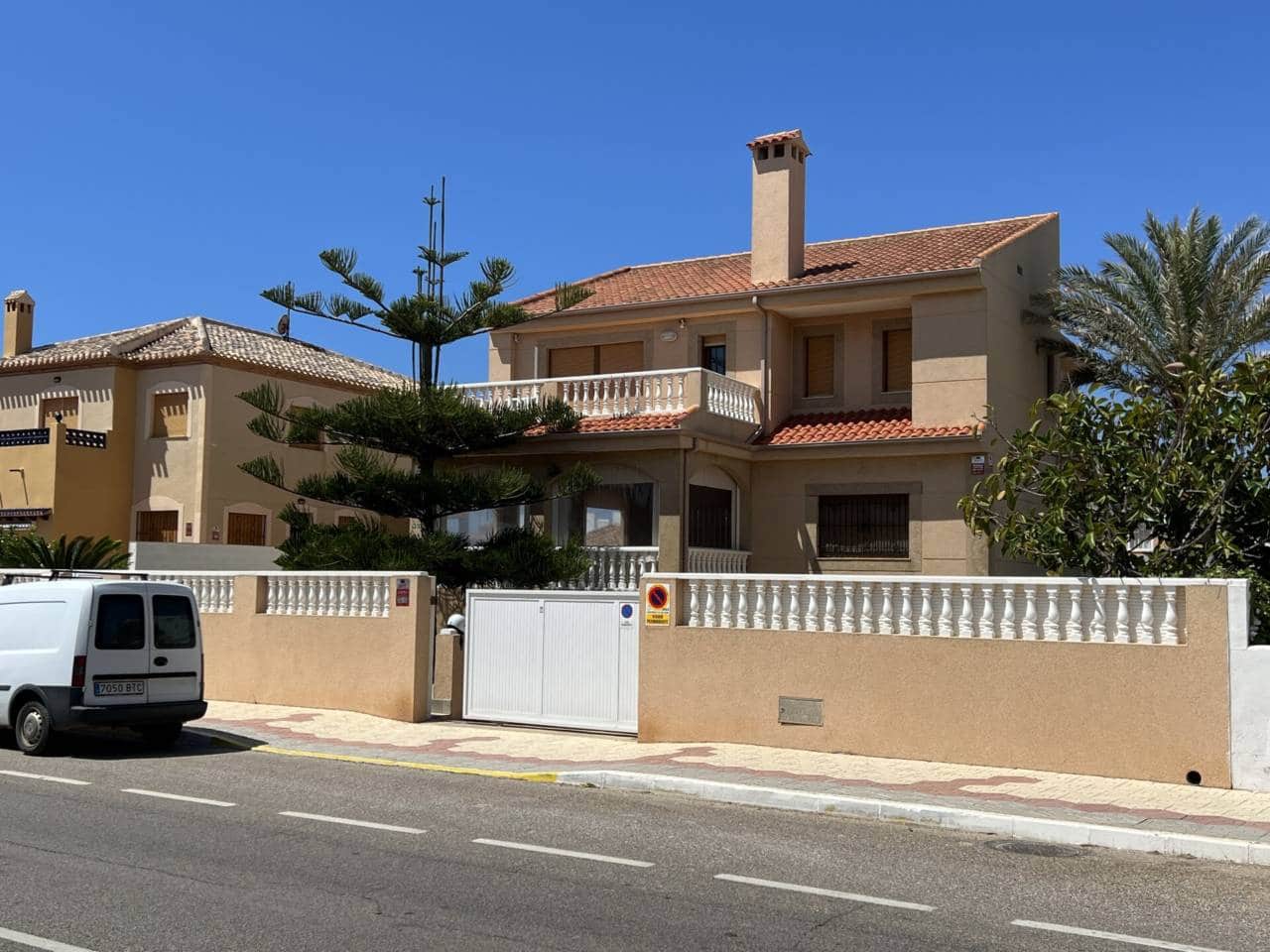 5 sypialnia Willa na sprzedaż w La Manga del Mar Menor z basenem garażem - 590 000 € (Ref: 9348631)