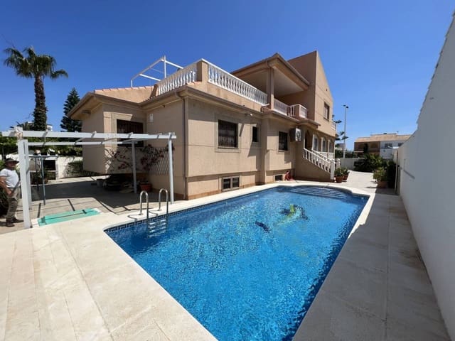 5 sypialnia Willa na sprzedaż w La Manga del Mar Menor z basenem garażem - 590 000 € (Ref: 9348631)