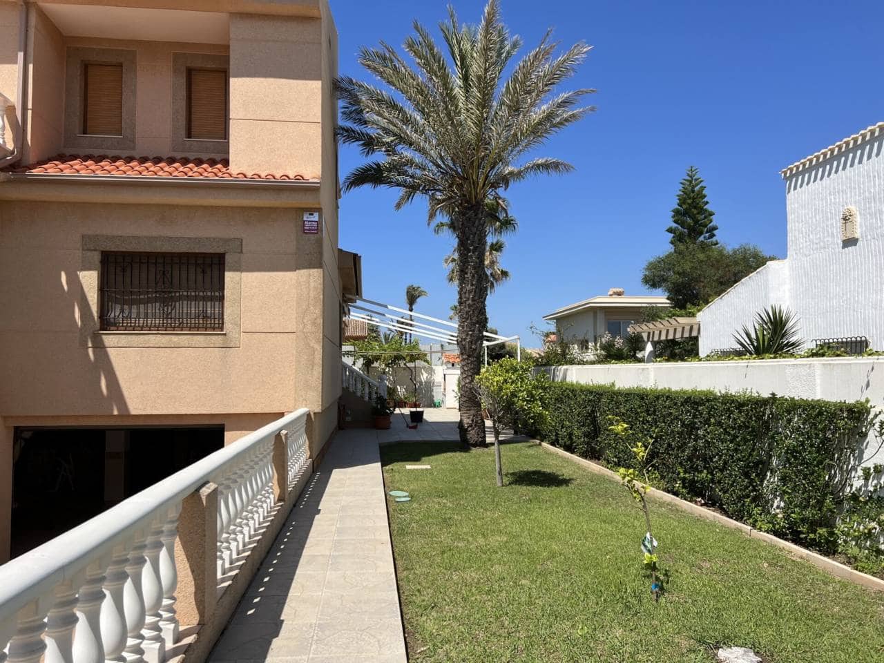 5 sypialnia Willa na sprzedaż w La Manga del Mar Menor z basenem garażem - 590 000 € (Ref: 9348631)