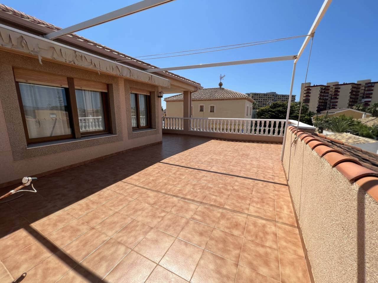 5 sypialnia Willa na sprzedaż w La Manga del Mar Menor z basenem garażem - 590 000 € (Ref: 9348631)