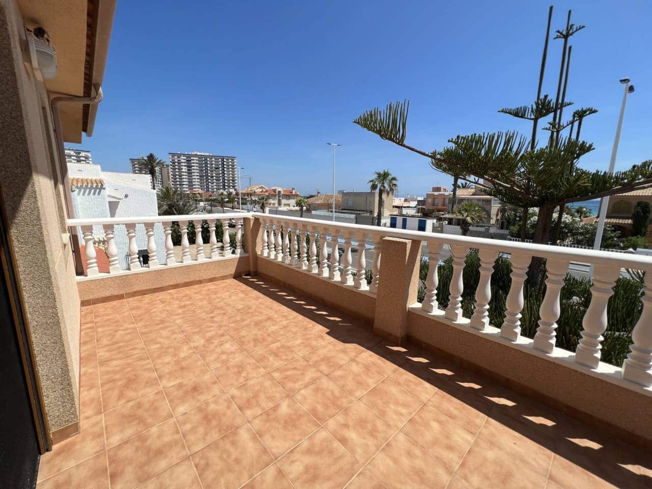 5 sypialnia Willa na sprzedaż w La Manga del Mar Menor z basenem garażem - 590 000 € (Ref: 9348631)