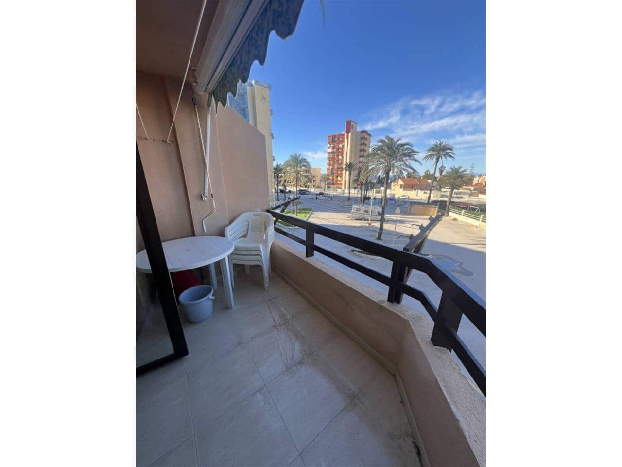 Piso de 1 habitación en La Manga del Mar Menor en venta con piscina - 134.000 € (Ref: 9387097)