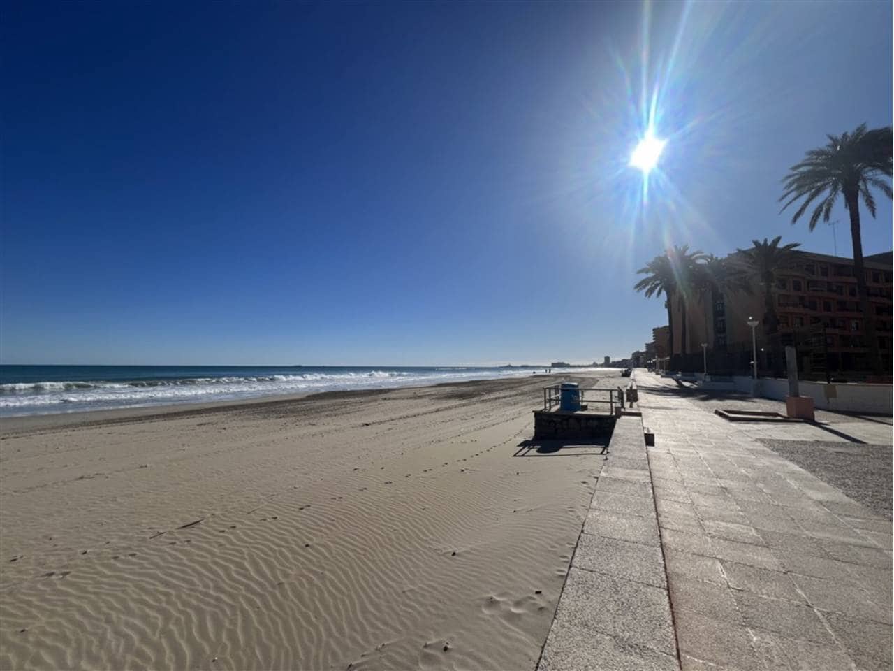 Piso de 1 habitación en La Manga del Mar Menor en venta con piscina - 134.000 € (Ref: 9387097)