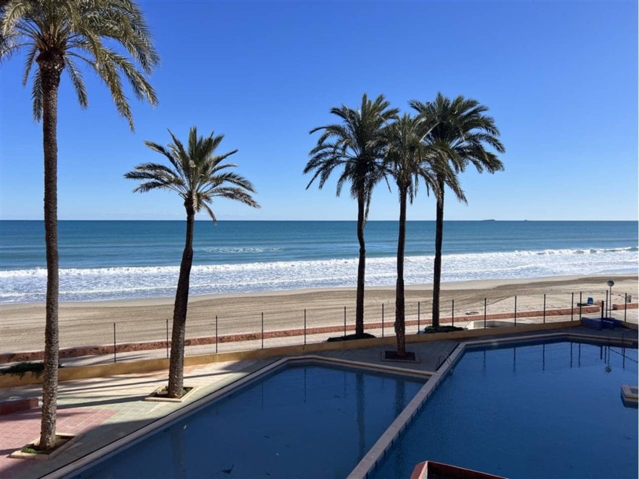 Piso de 1 habitación en La Manga del Mar Menor en venta con piscina - 134.000 € (Ref: 9387097)