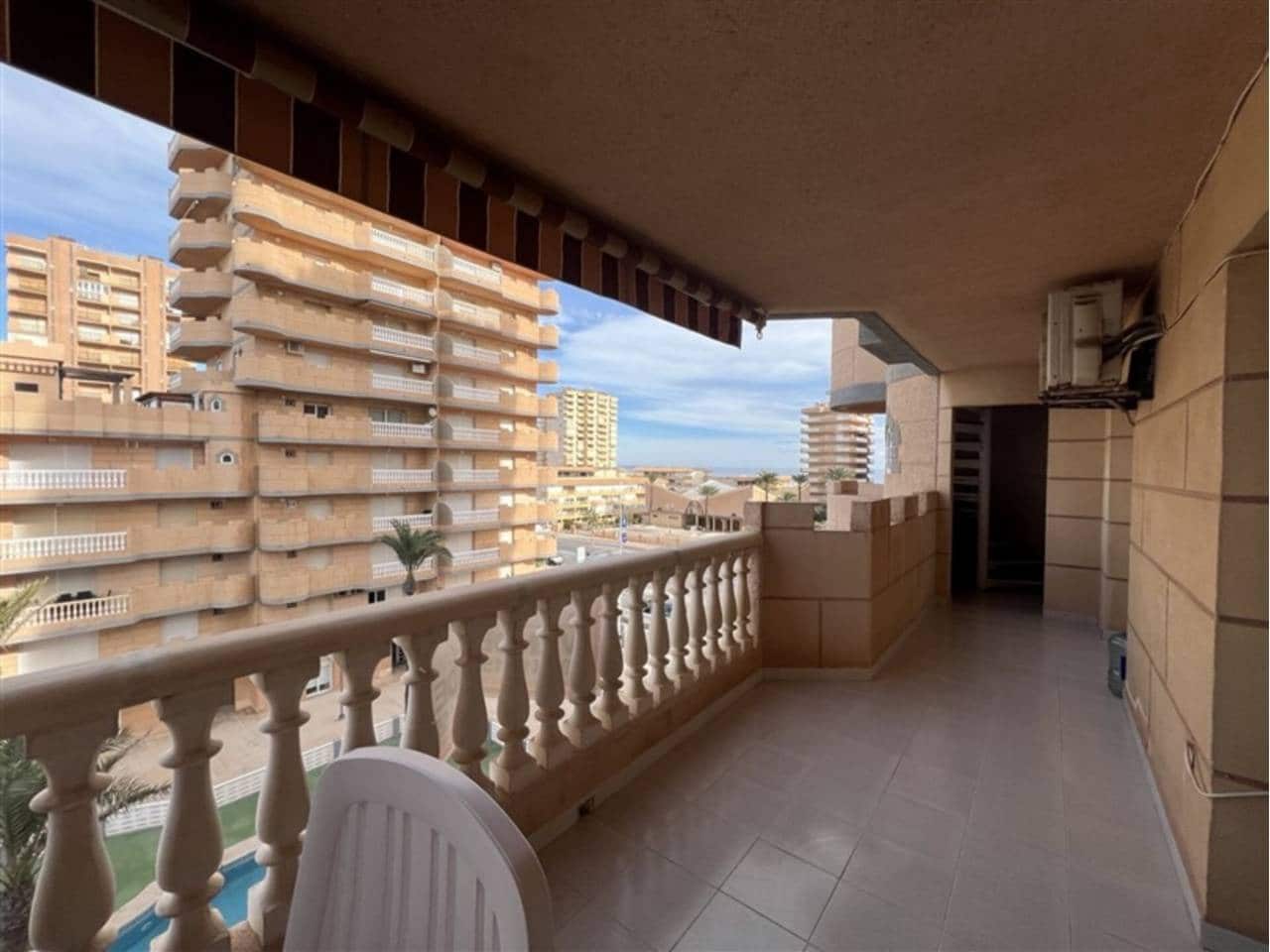 Piso de 2 habitaciones en La Manga del Mar Menor en venta con piscina garaje - 299.500 € (Ref: 9441122)