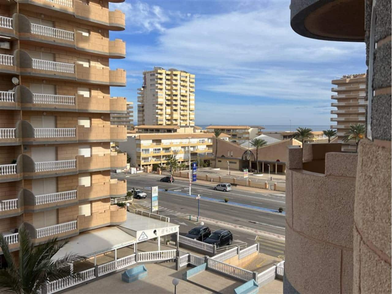 Piso de 2 habitaciones en La Manga del Mar Menor en venta con piscina garaje - 299.500 € (Ref: 9441122)