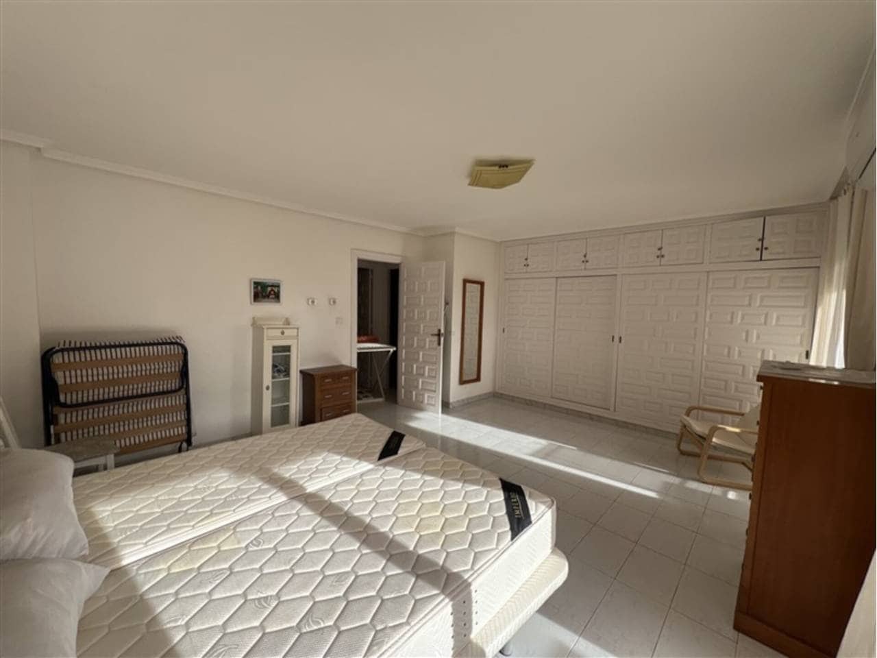 Piso de 2 habitaciones en La Manga del Mar Menor en venta con piscina garaje - 299.500 € (Ref: 9441122)