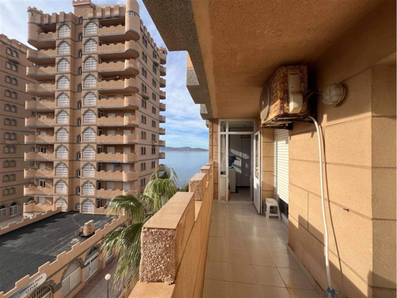Piso de 2 habitaciones en La Manga del Mar Menor en venta con piscina garaje - 299.500 € (Ref: 9441122)