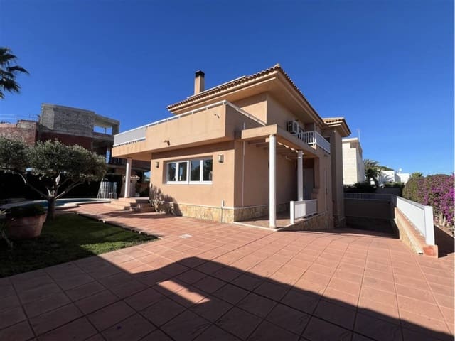 5 chambre Villa/Maison à vendre à La Manga del Mar Menor avec piscine garage - 675 000 € (Ref: 9500985)