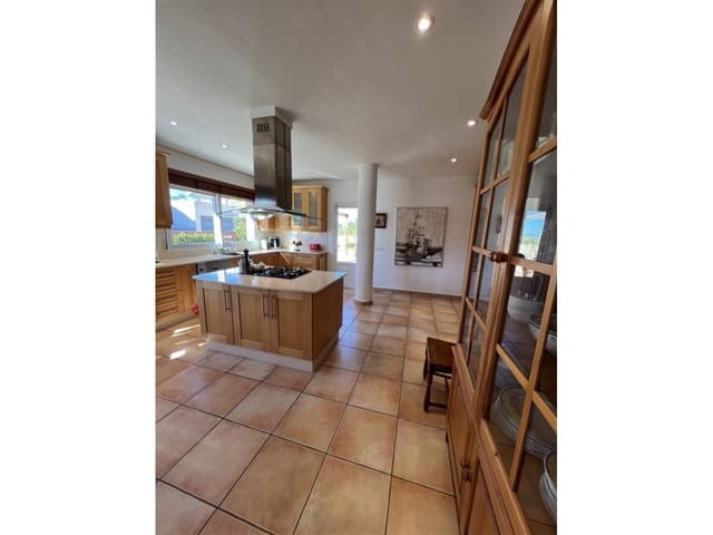 5 chambre Villa/Maison à vendre à La Manga del Mar Menor avec piscine garage - 675 000 € (Ref: 9500985)