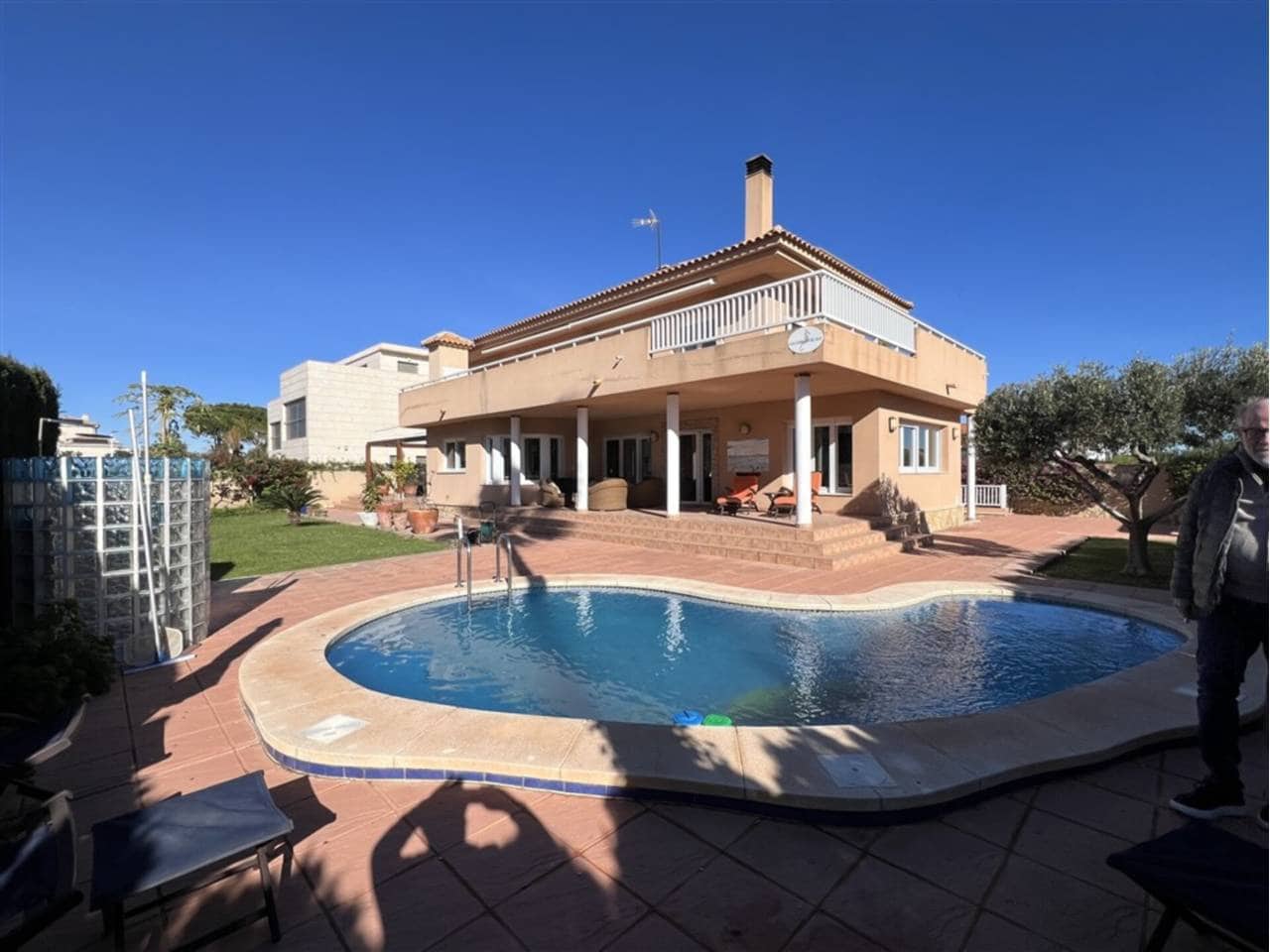 5 bedroom Villa for sale in La Manga del Mar Menor with pool garage - € 675,000 (Ref: 9500985)