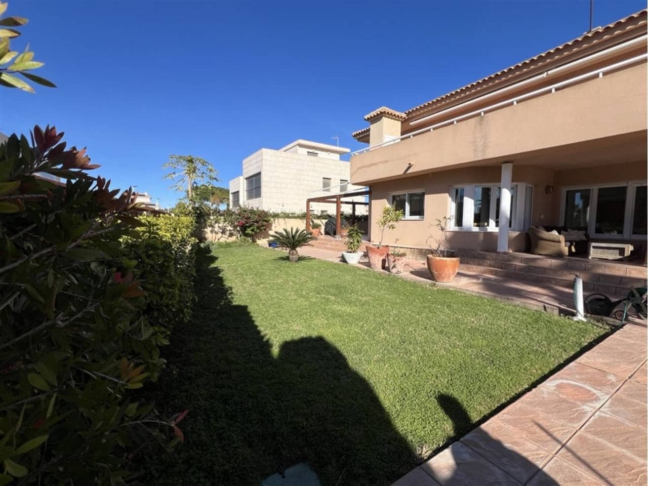 5 bedroom Villa for sale in La Manga del Mar Menor with pool garage - € 675,000 (Ref: 9500985)