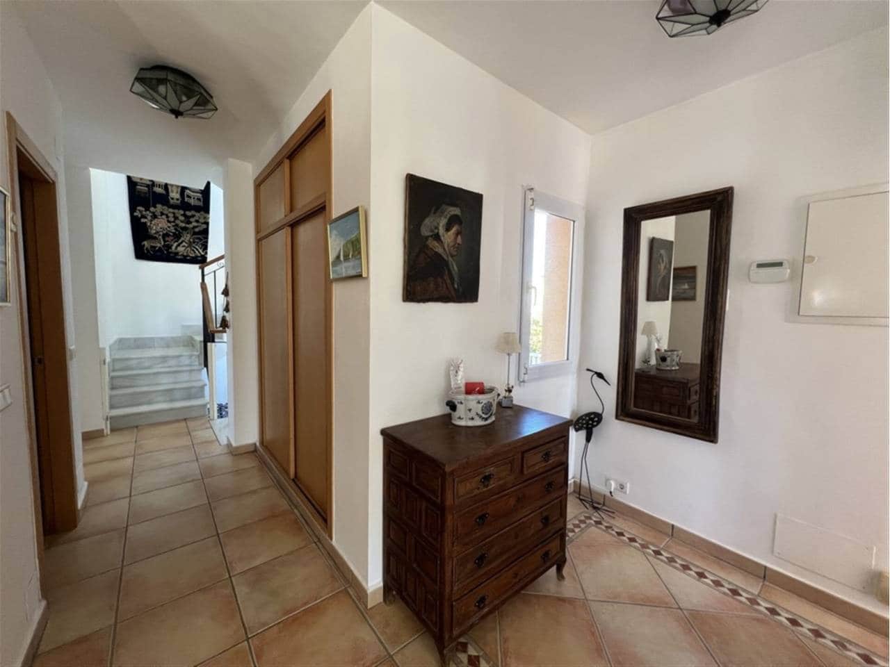 5 bedroom Villa for sale in La Manga del Mar Menor with pool garage - € 675,000 (Ref: 9500985)