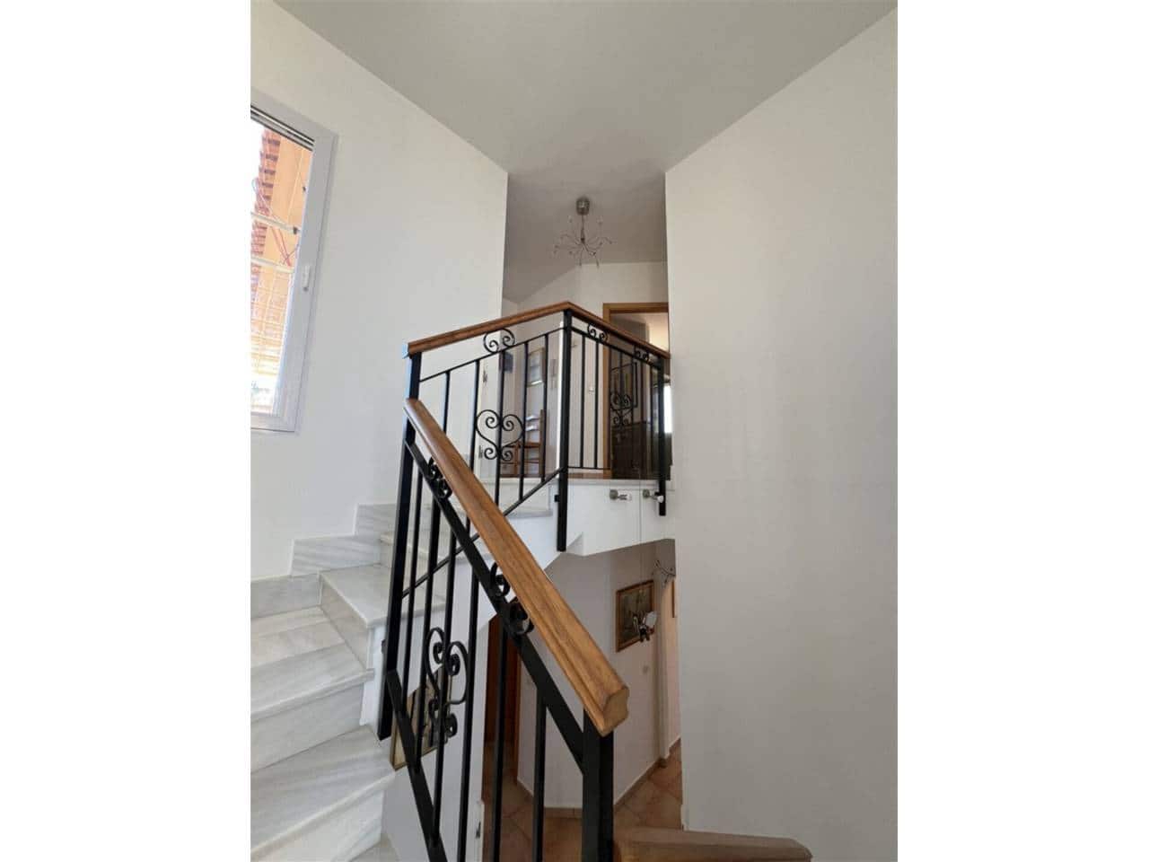 5 bedroom Villa for sale in La Manga del Mar Menor with pool garage - € 675,000 (Ref: 9500985)