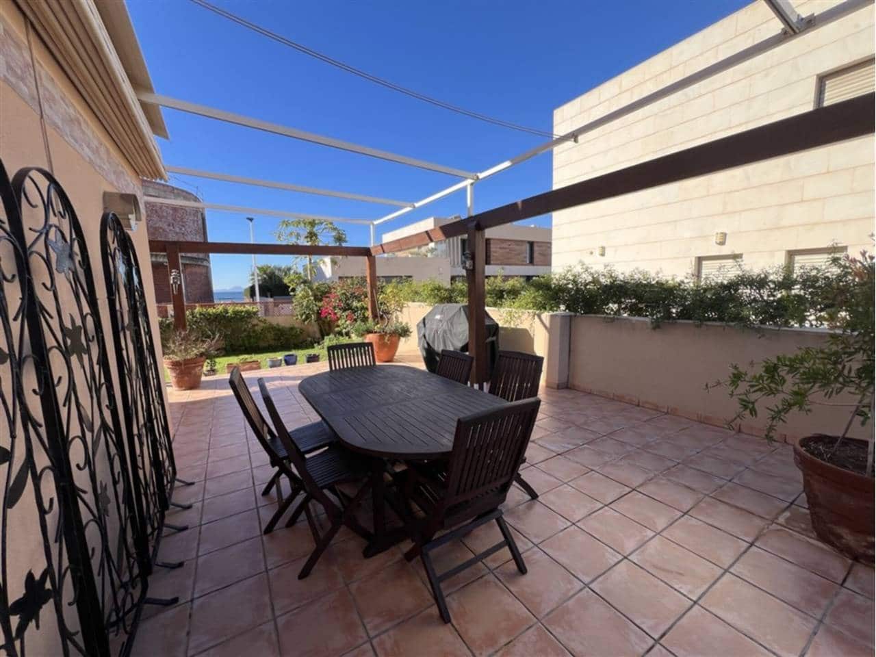 5 bedroom Villa for sale in La Manga del Mar Menor with pool garage - € 675,000 (Ref: 9500985)