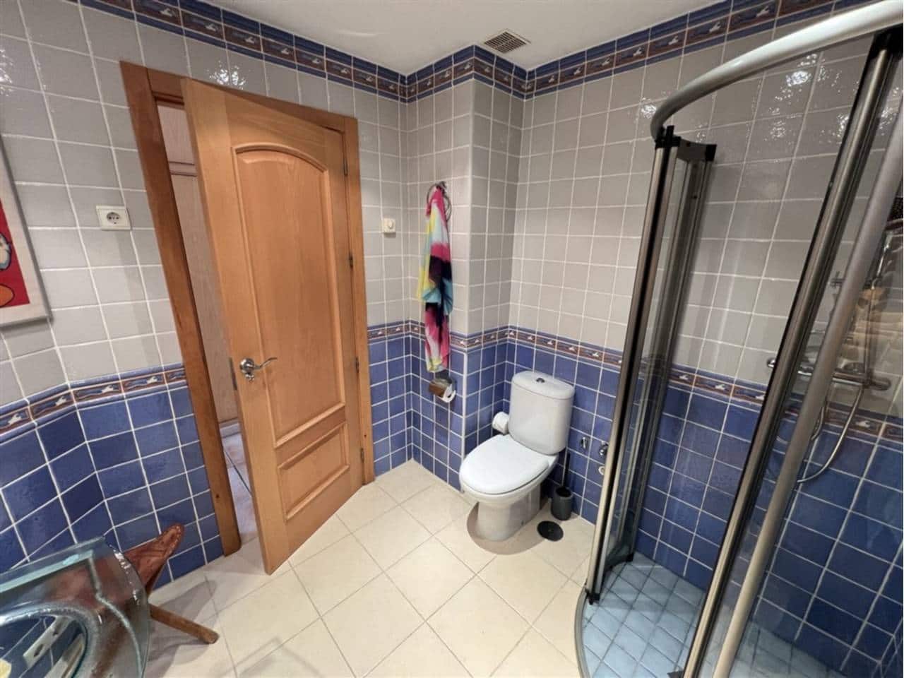 5 bedroom Villa for sale in La Manga del Mar Menor with pool garage - € 675,000 (Ref: 9500985)