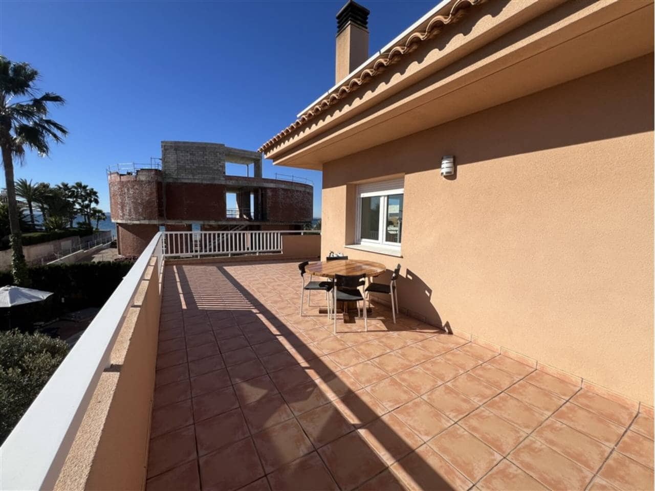 5 bedroom Villa for sale in La Manga del Mar Menor with pool garage - € 675,000 (Ref: 9500985)