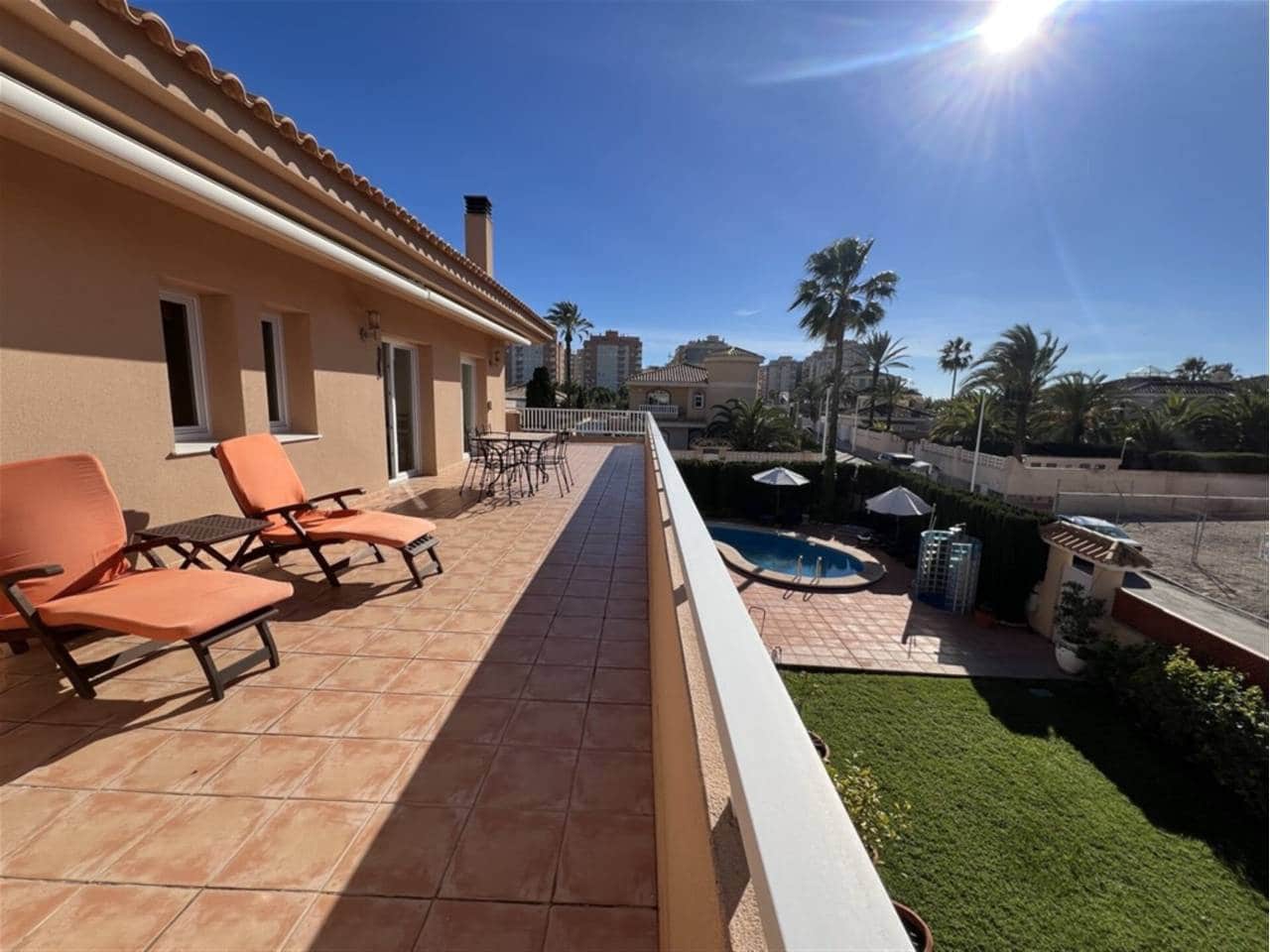 5 bedroom Villa for sale in La Manga del Mar Menor with pool garage - € 675,000 (Ref: 9500985)