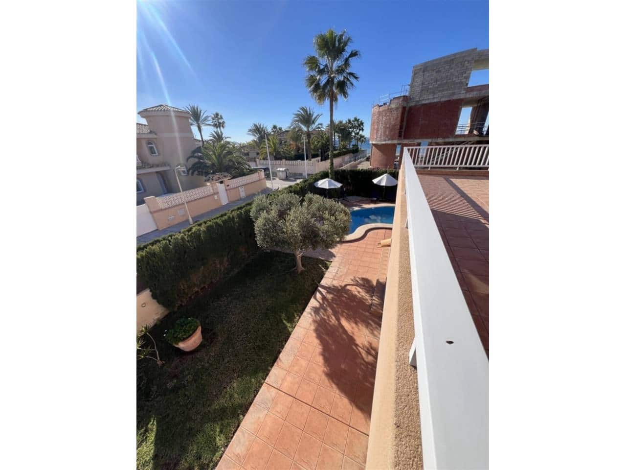 5 bedroom Villa for sale in La Manga del Mar Menor with pool garage - € 675,000 (Ref: 9500985)