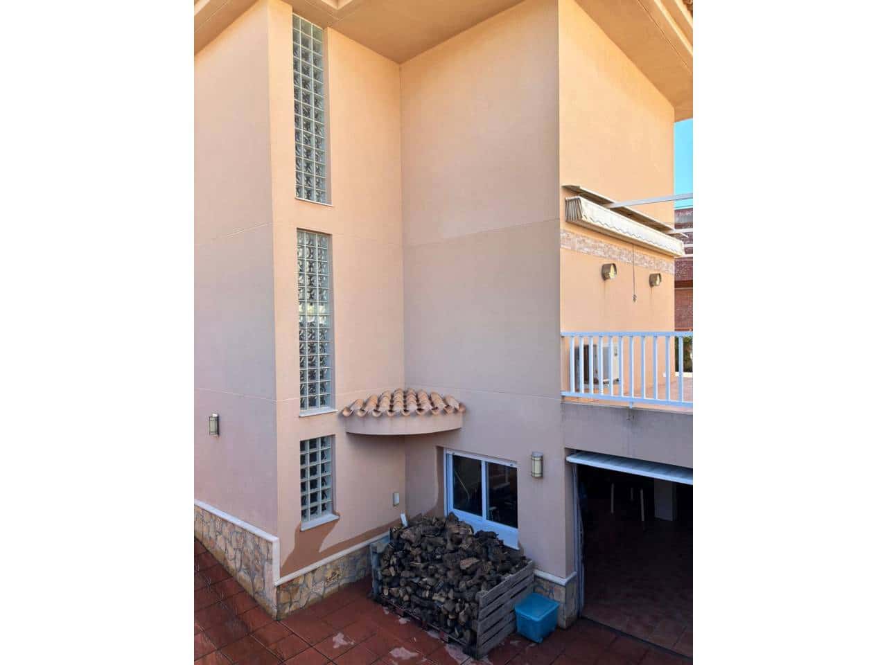 5 bedroom Villa for sale in La Manga del Mar Menor with pool garage - € 675,000 (Ref: 9500985)