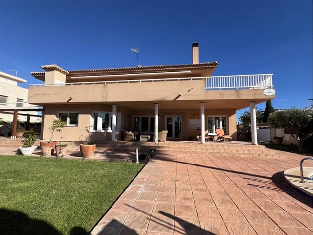 5 chambre Villa/Maison à vendre à La Manga del Mar Menor avec piscine garage - 675 000 € (Ref: 9500985)