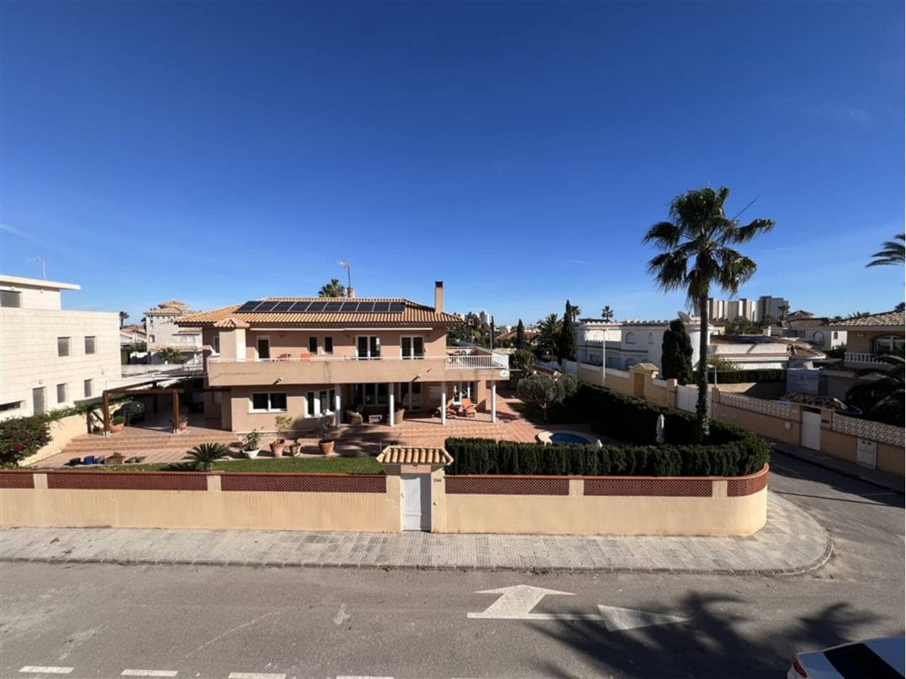 5 bedroom Villa for sale in La Manga del Mar Menor with pool garage - € 675,000 (Ref: 9500985)