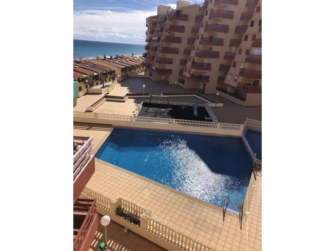 4 Zimmer Wohnung zu verkaufen in La Manga del Mar Menor mit Pool - 170.000 € (Ref: 9554429)