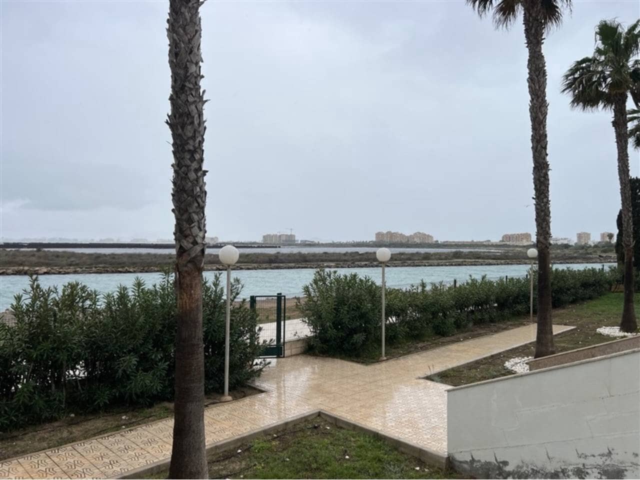 4 chambre Villa/Maison Mitoyenne à vendre à La Manga del Mar Menor avec garage - 420 000 € (Ref: 9706053)