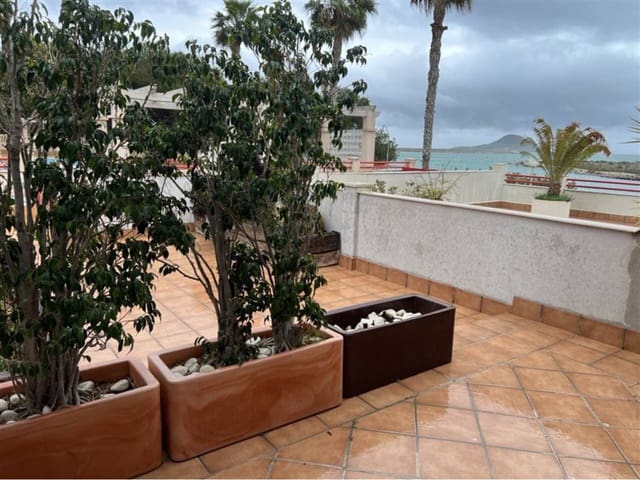 4 chambre Villa/Maison Mitoyenne à vendre à La Manga del Mar Menor avec garage - 420 000 € (Ref: 9706053)