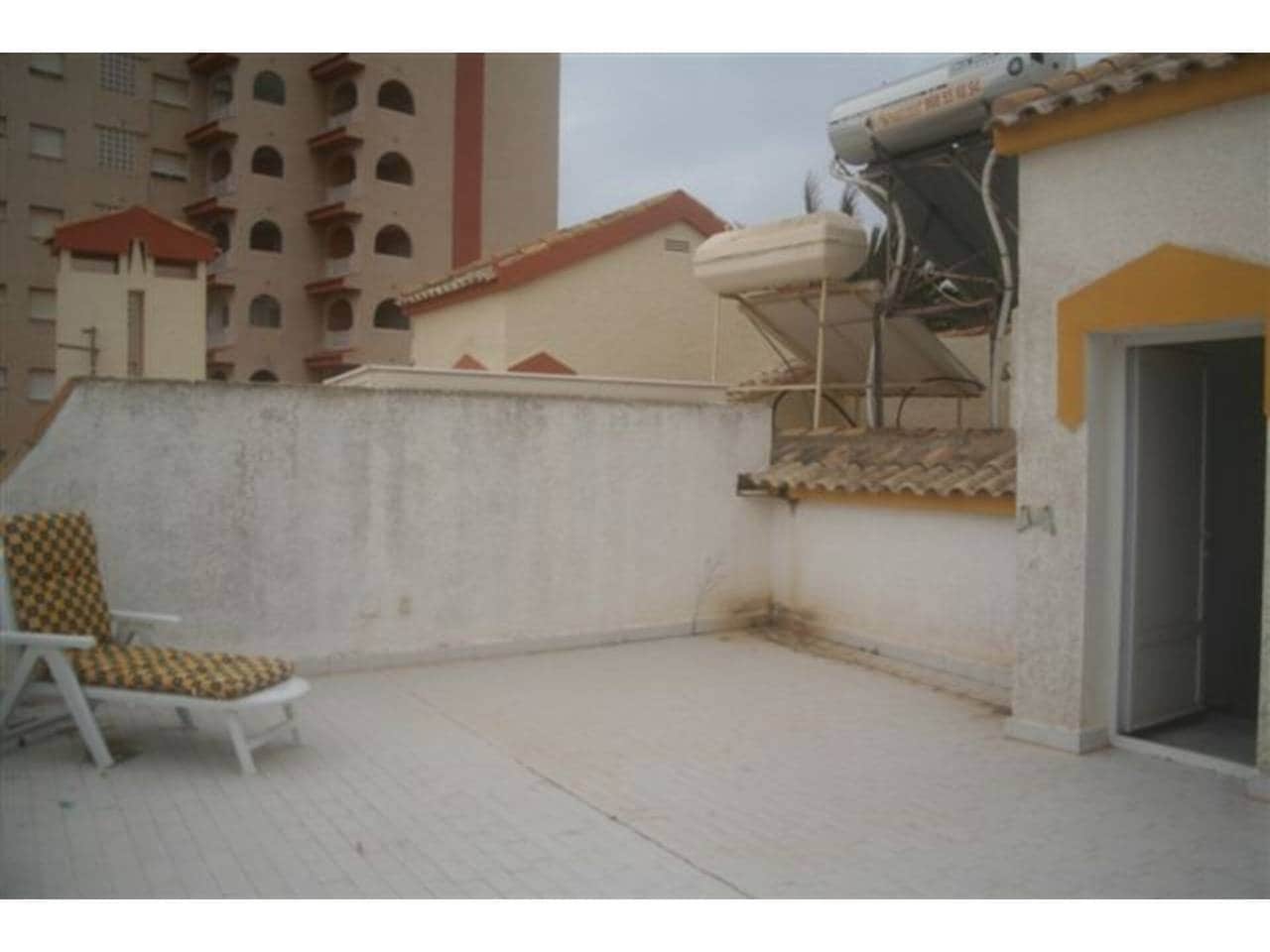 Apartamento de 3 habitaciones en La Manga del Mar Menor en venta con piscina garaje - 350.000 € (Ref: 9793913)