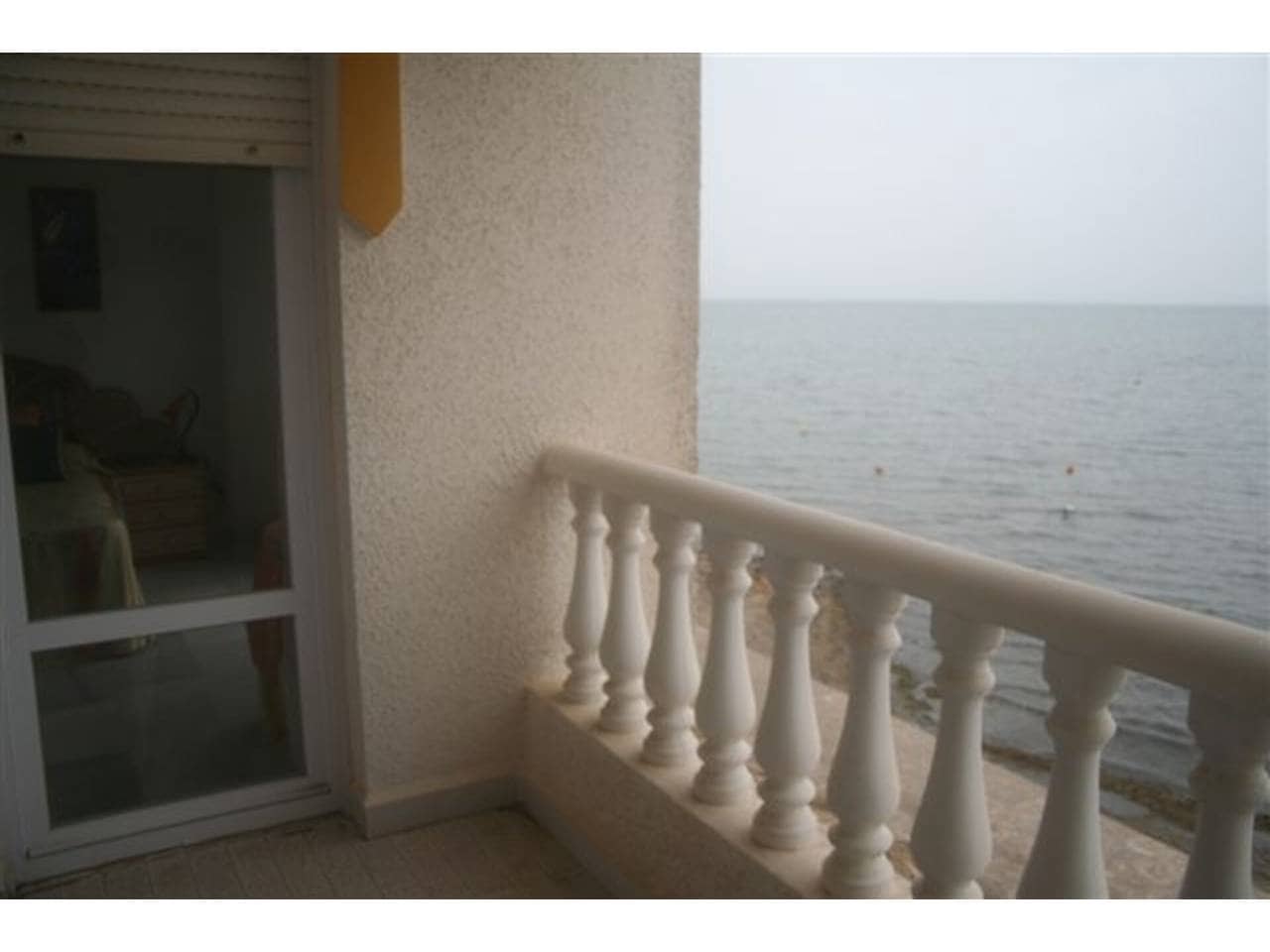 Apartamento de 3 habitaciones en La Manga del Mar Menor en venta con piscina garaje - 350.000 € (Ref: 9793913)