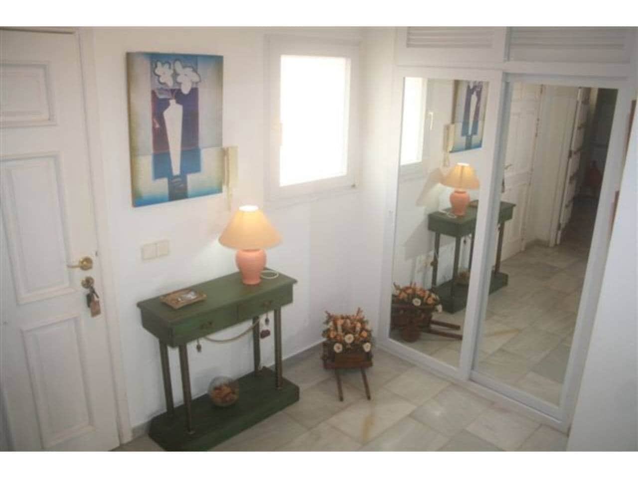 Apartamento de 3 habitaciones en La Manga del Mar Menor en venta con piscina garaje - 350.000 € (Ref: 9793913)