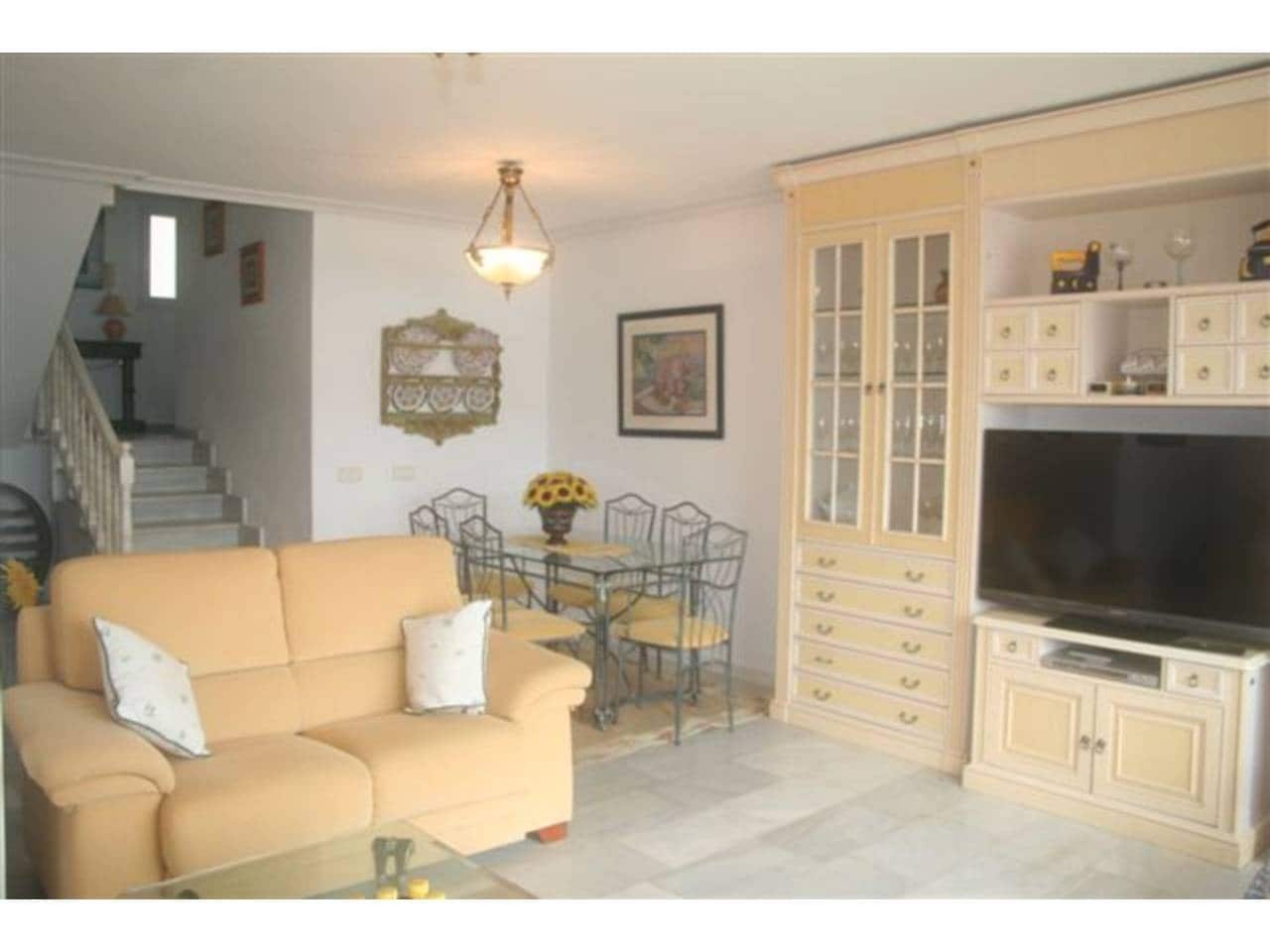 Apartamento de 3 habitaciones en La Manga del Mar Menor en venta con piscina garaje - 350.000 € (Ref: 9793913)