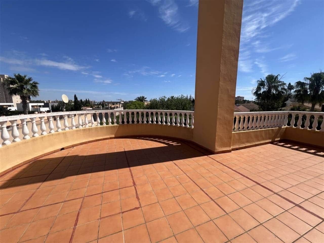 3 makuuhuone Huvila myytävänä paikassa Cartagena mukana uima-altaan 
autotalli - 490 000 € (Ref: 9835073)