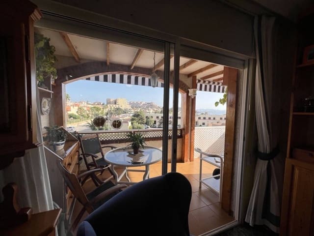2 makuuhuone Huoneisto myytävänä paikassa La Manga del Mar Menor mukana uima-altaan 
autotalli - 205 000 € (Ref: 9935433)