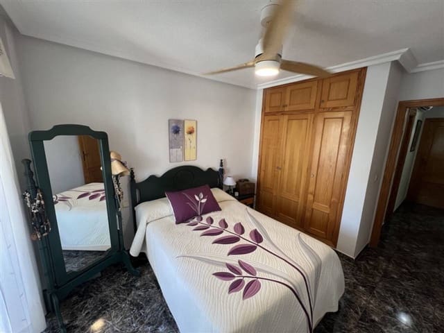 2 makuuhuone Huoneisto myytävänä paikassa La Manga del Mar Menor mukana uima-altaan 
autotalli - 205 000 € (Ref: 9935433)